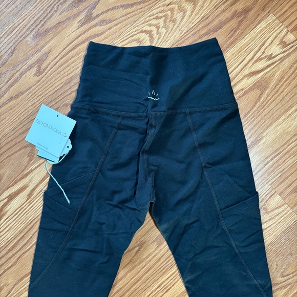 Beyond Yoga Palomino High Waisted Legging Black XS NWT Pockets - Picture 6 of 12